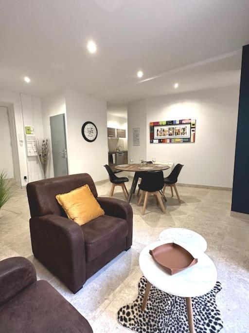 Centre - Parking Prive - Wifi Apartamento