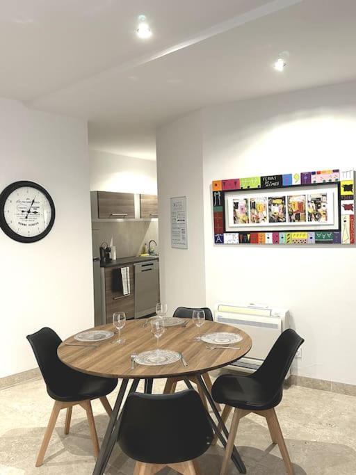 Centre - Parking Prive - Wifi Apartment